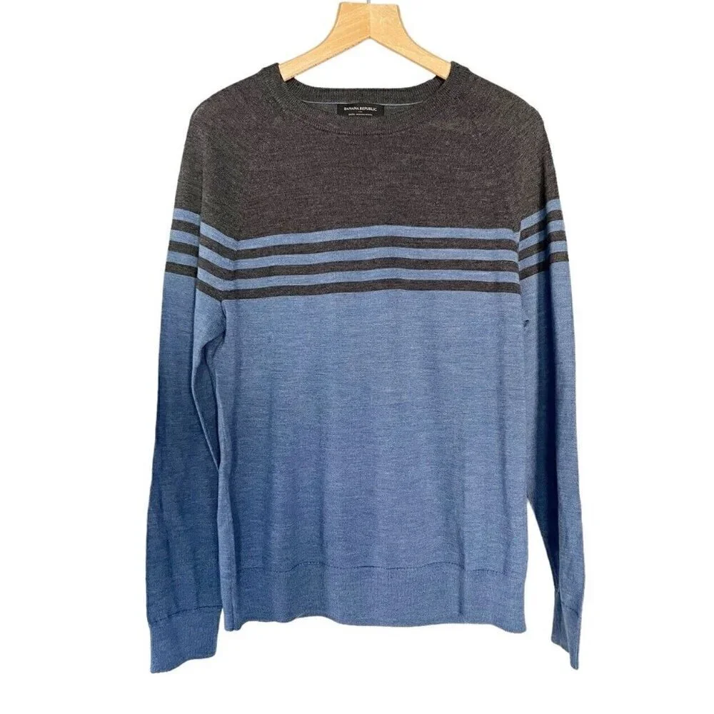 Banana Republic Men's Sz M Blue Gray Stripe 100% Merino Wool Fine Knit Sweater